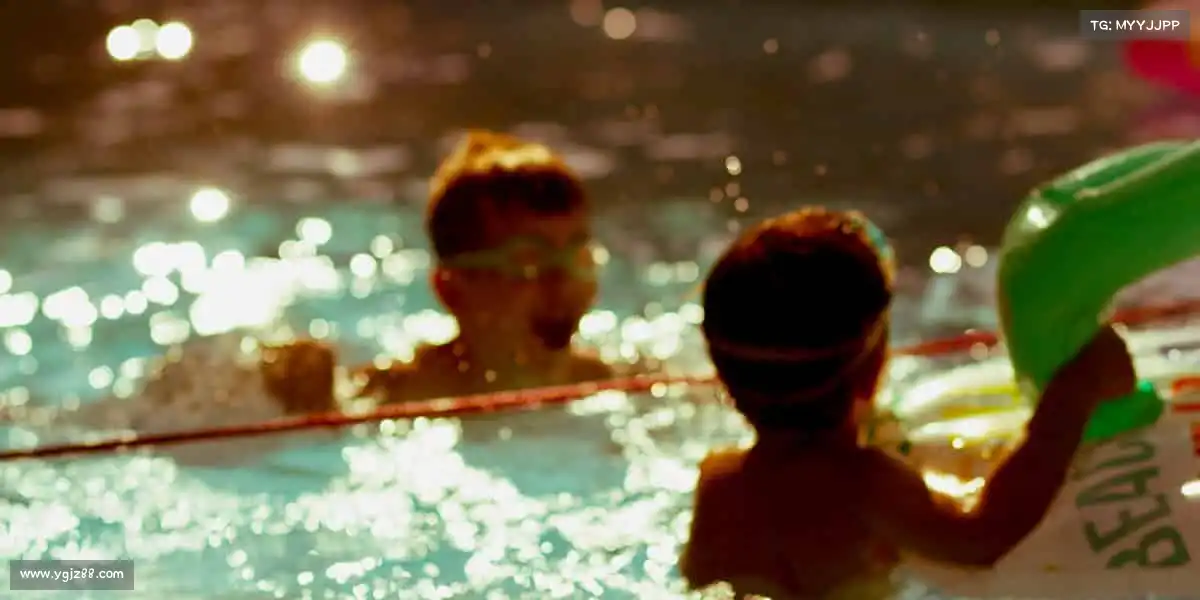 <strong>ballbet贝博</strong>哑铃起落间，雕刻的不只是身材，更是自律的勋章🏋️