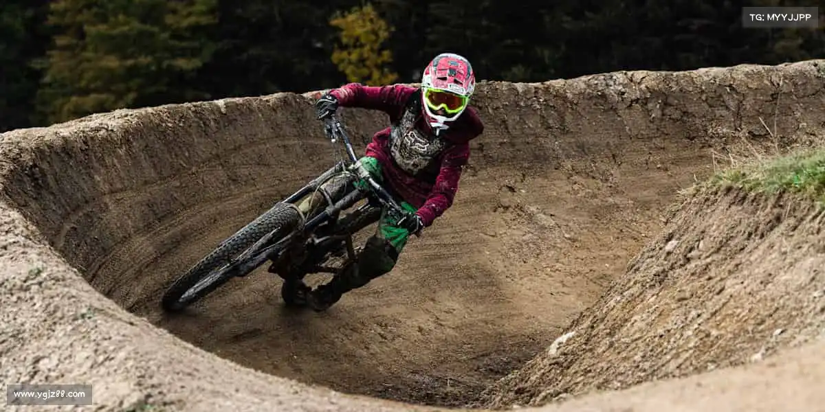米兰milan🧗‍♂️向上攀登，向下扎根 —— 用运动的力量，解锁人生新高度！